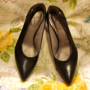 Black Pointed Kitten Heels